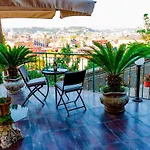 Vesuvio Rooftop, Host Apartments
